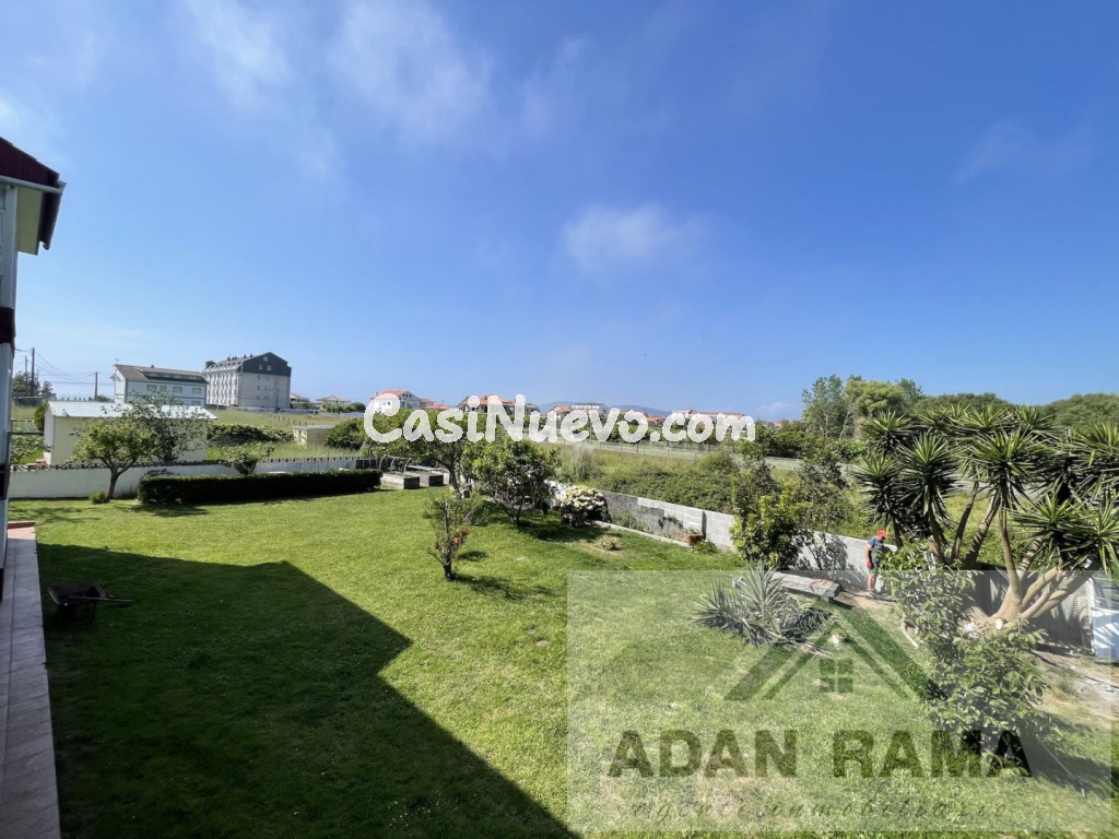 Venta de piso en Sanxenxo, de 81m2 con 3 dormitorios y 1 baño con plaza de garaje