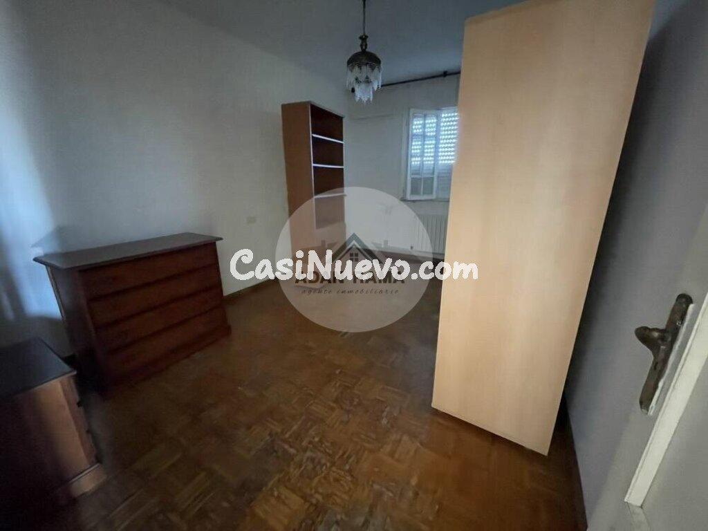 Venta de casa en Cambados, de 169m2 con 3 dormitorios y 1 baño con plaza de garaje