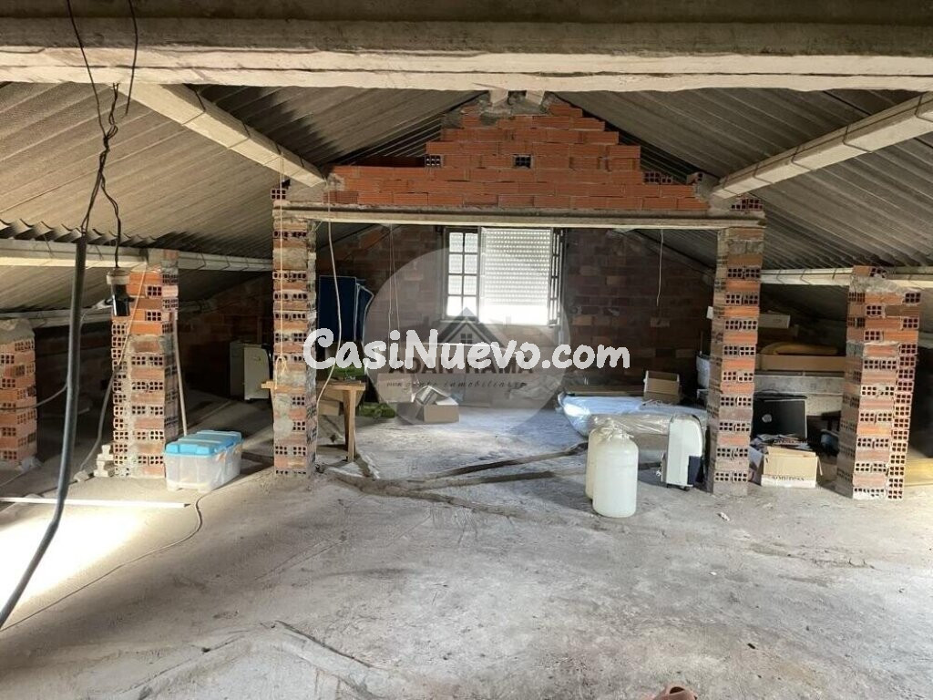 Venta de casa en Cambados, de 169m2 con 3 dormitorios y 1 baño con plaza de garaje