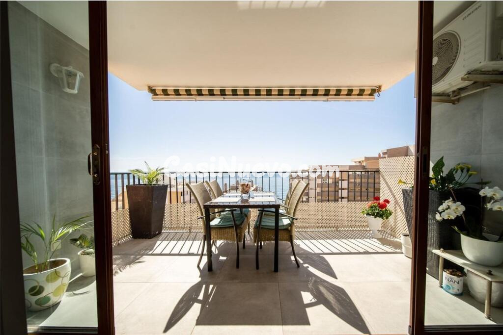 ÁTICO DÚPLEX CON VISTAS AL MAR EN CARVAJAL, FUENGIROLA