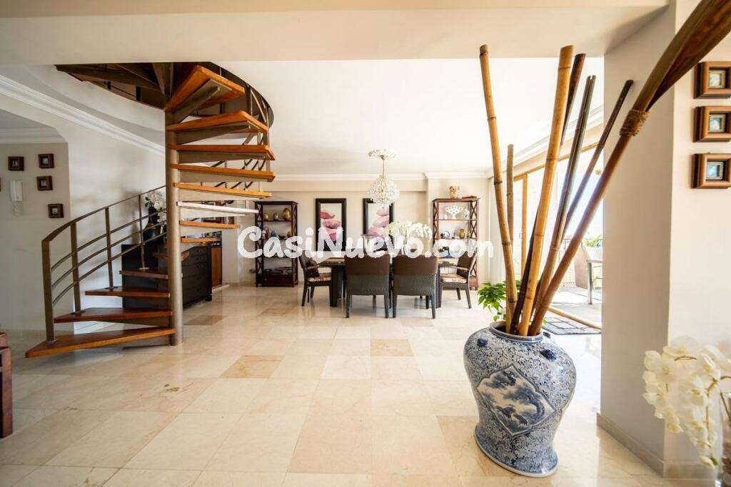 ÁTICO DÚPLEX CON VISTAS AL MAR EN CARVAJAL, FUENGIROLA