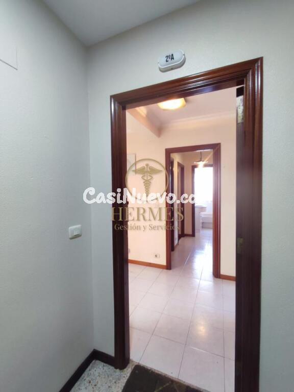 Piso con garage y ascensor en el centro de Tui