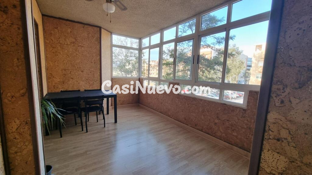 ¡Tu oasis en el corazón de Roquetas de Mar te espera!