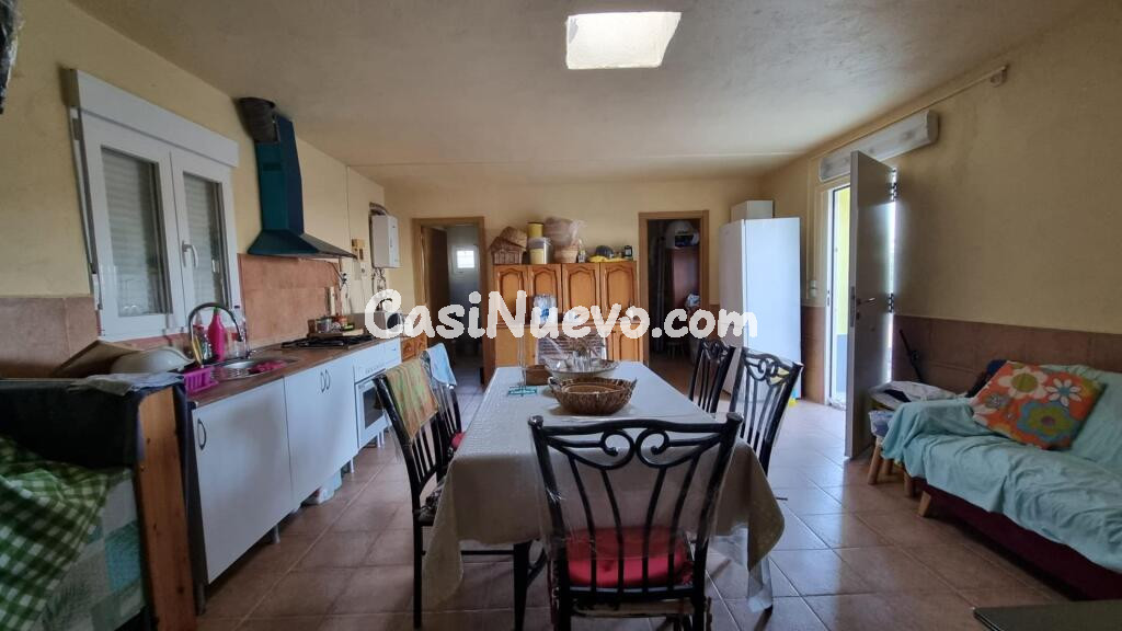 Encantadora Propiedad en Félix: Terreno con Casa y Naturaleza