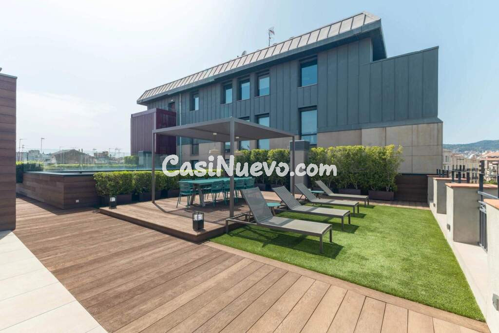 Apartamento en pleno Passeig de Gràcia, son piscina y solàrium en cubierta