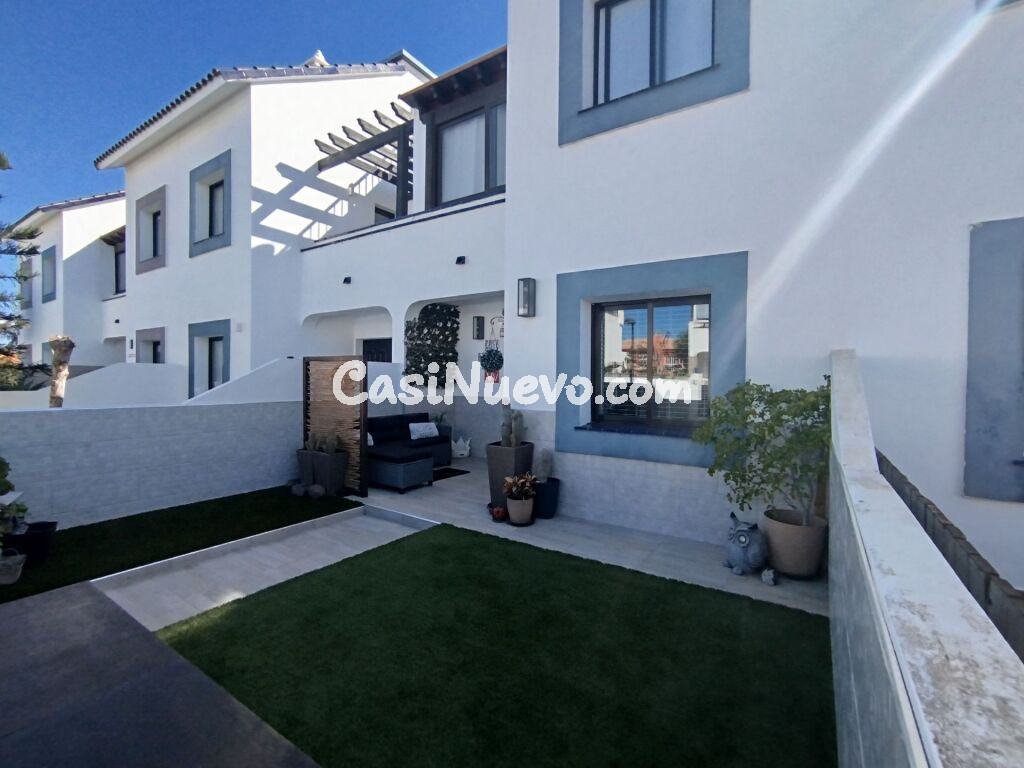 Adosada en Venta en Corralejo Las Palmas