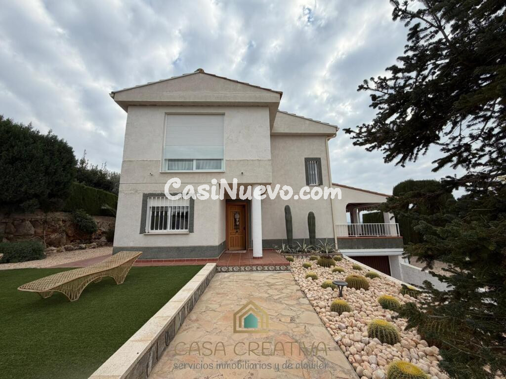 ESPECTACULAR CHALET REFORMADO A ESTRENAR EN URBANIZACIÓN VALLE DEL TURIA – BENAGUASIL