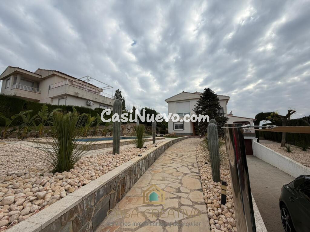 ESPECTACULAR CHALET REFORMADO A ESTRENAR EN URBANIZACIÓN VALLE DEL TURIA – BENAGUASIL