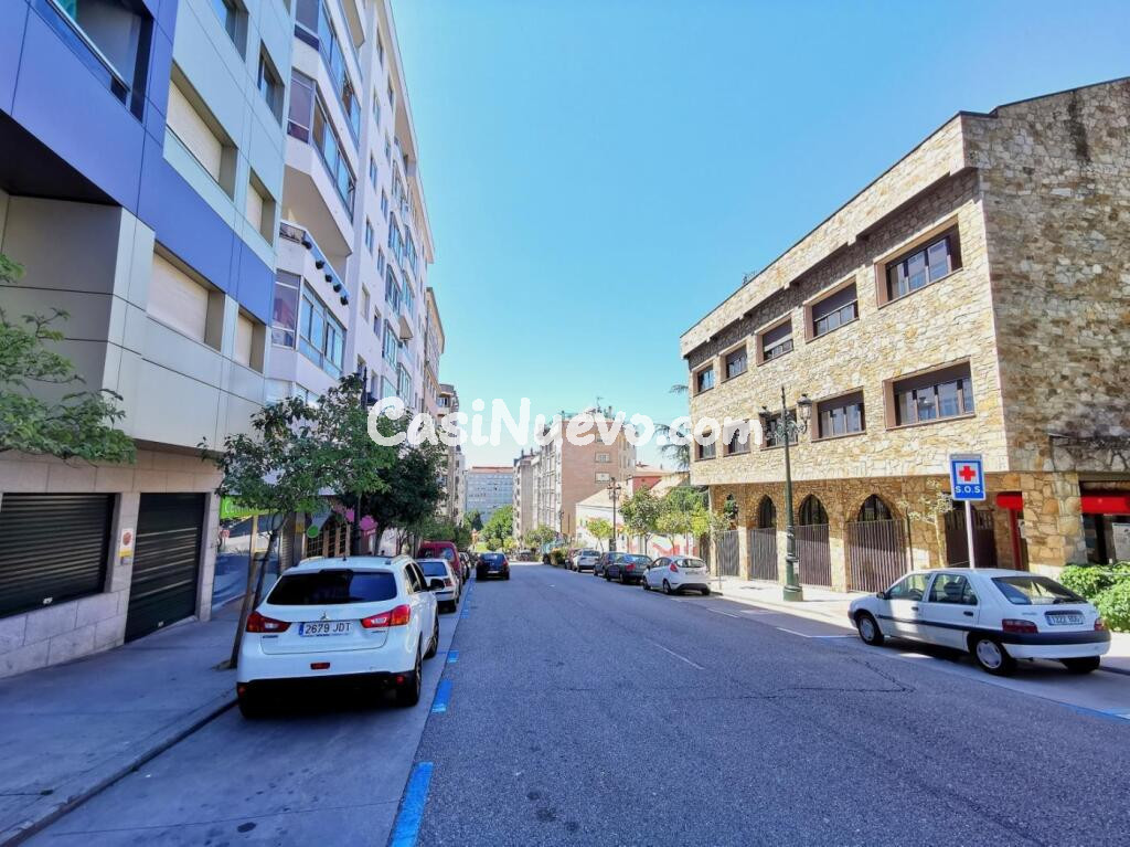 OPORTUNIDAD · LOCAL DE HOSTELERÍA LUMINOSO Y CON SALIDA DE HUMOS EN VIGO