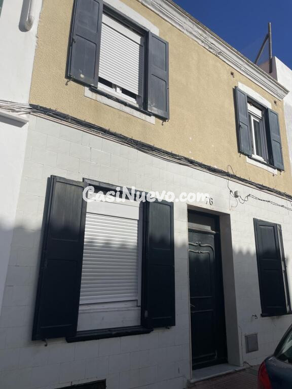 ¡Oportunidad única! Casa menorquina con encanto y múltiples posibilidades en el corazón de Es Castel