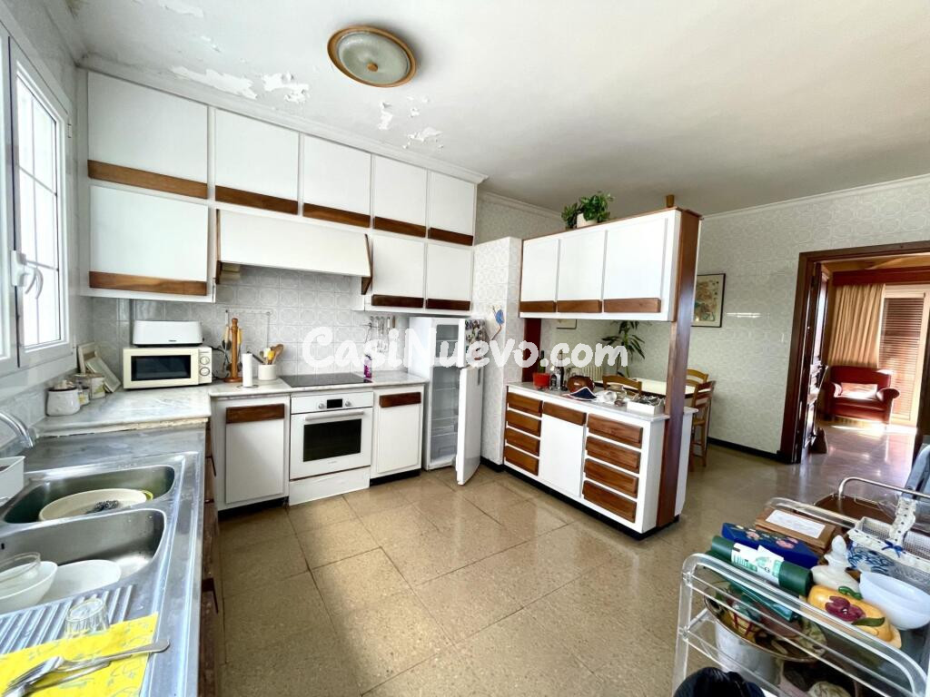 Amplio piso con infinitas posibilidades a dos pasos del centro de Mahón