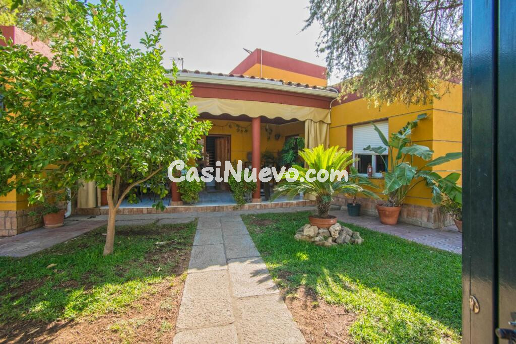 Espectacular chalet independiente en Palomares del Río!!!