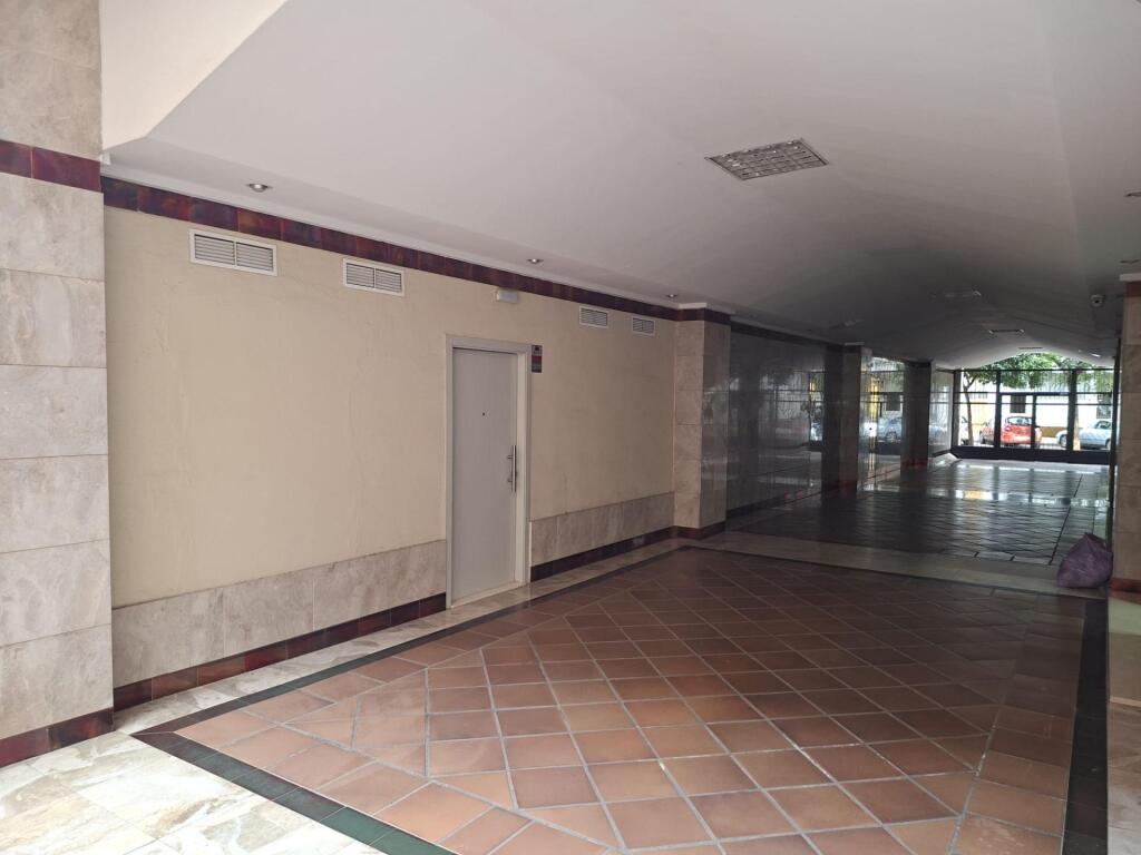 LOCAL COMERCIAL EN CALLE FERNÁNDEZ DE RIBERA - foto 4