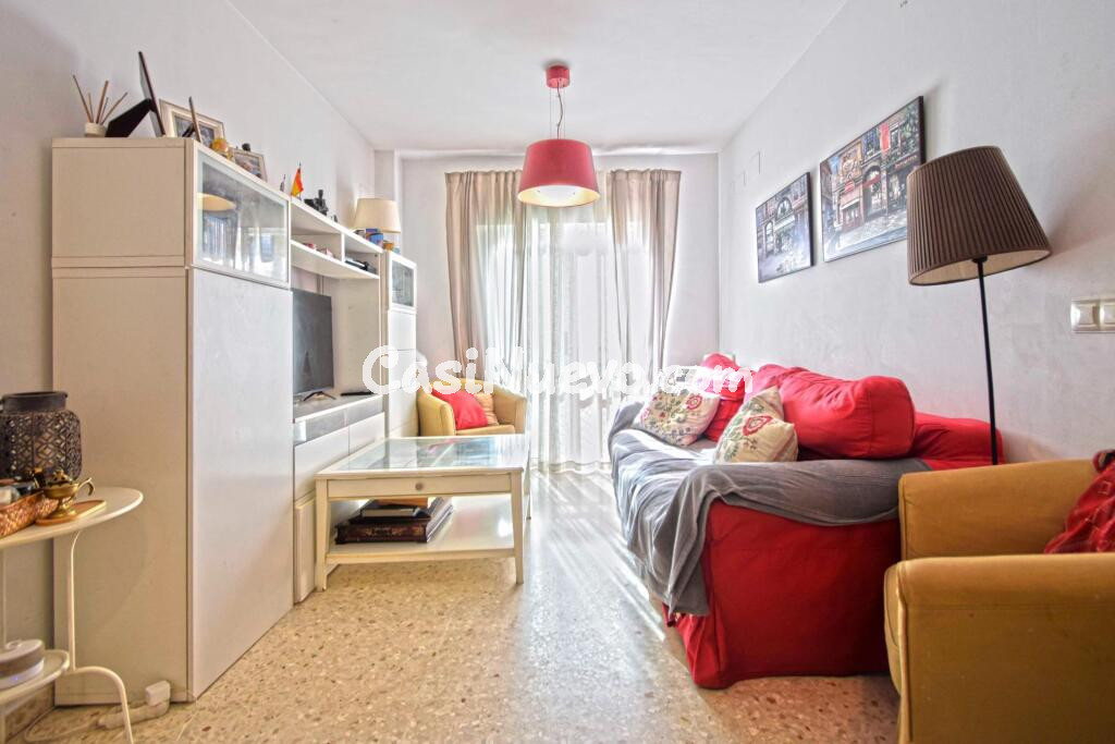 Estupendo piso en Los Bermejales con plaza de garaje y trastero!!!