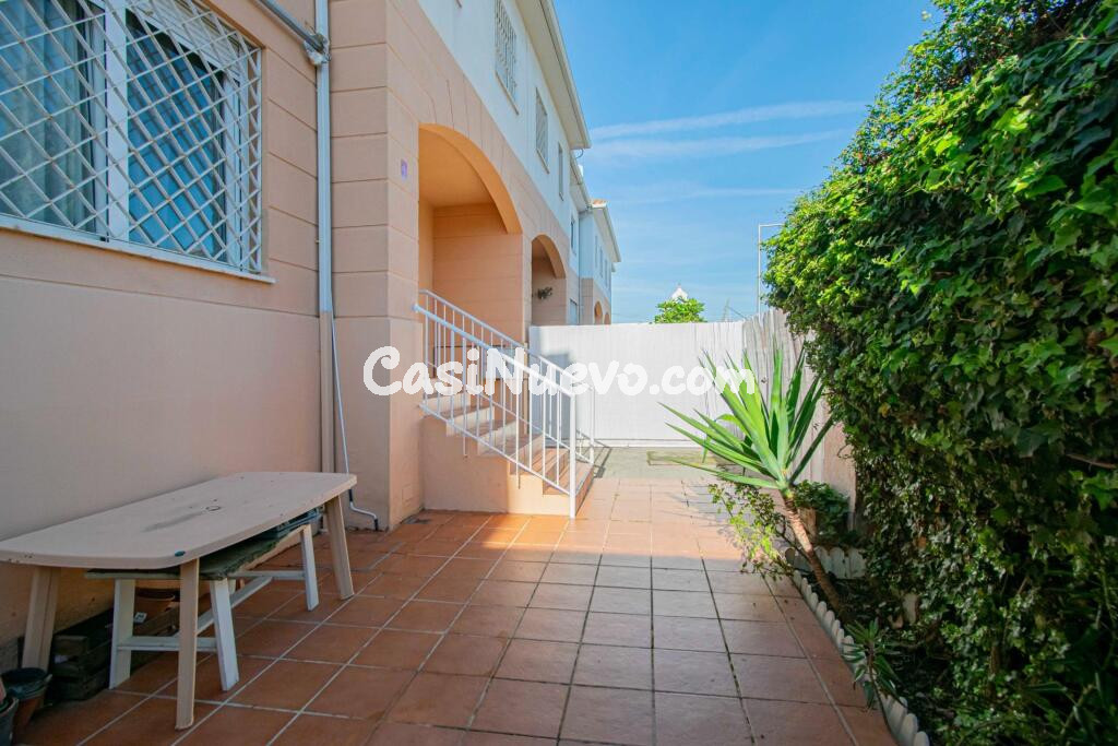 Preciosa vivienda adosada en San Juan de Aznalfarache, en el Barrio Alto, junto a Tomares!!!