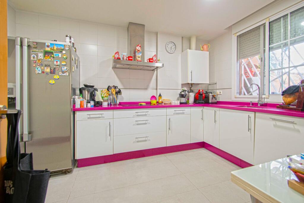 Gran casa adosada en Montequinto, con sótano, buhardilla y e - foto 14