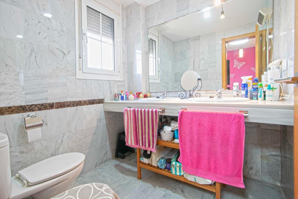 Gran casa adosada en Montequinto, con sótano, buhardilla y e - foto 19