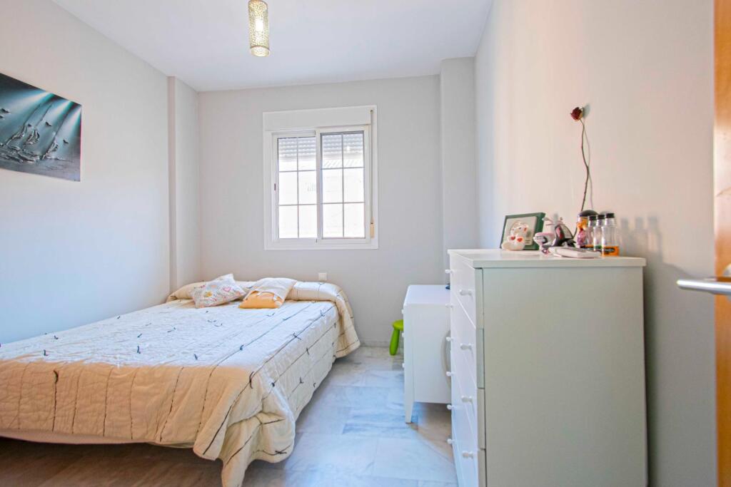 Gran casa adosada en Montequinto, con sótano, buhardilla y e - foto 21