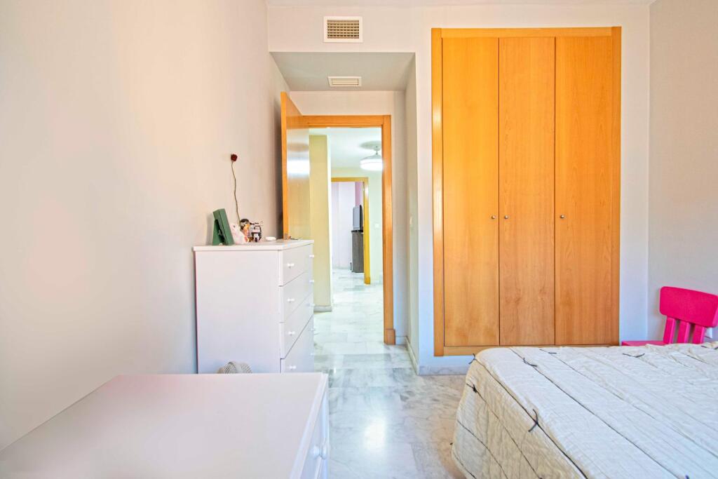 Gran casa adosada en Montequinto, con sótano, buhardilla y e - foto 22