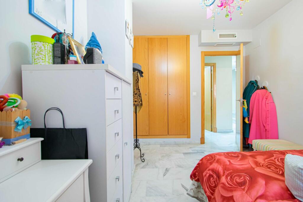 Gran casa adosada en Montequinto, con sótano, buhardilla y e - foto 24