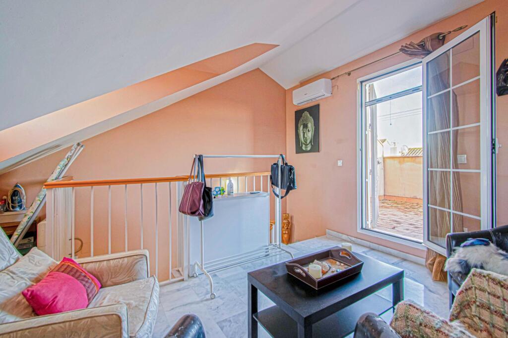 Gran casa adosada en Montequinto, con sótano, buhardilla y e - foto 27