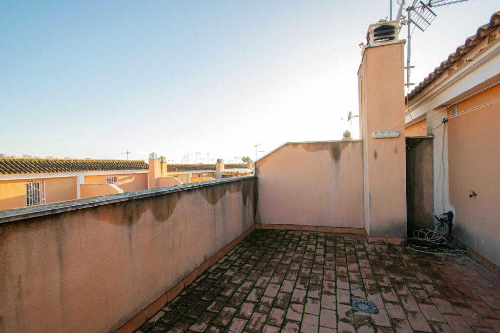 Gran casa adosada en Montequinto, con sótano, buhardilla y e - foto 28