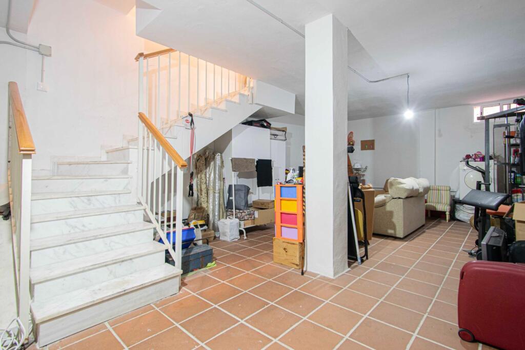 Gran casa adosada en Montequinto, con sótano, buhardilla y e - foto 30