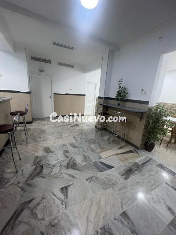 LOCAL COMERCIAL DIÁFANO A PIE DE CALLE EN SEVILLA ESTE