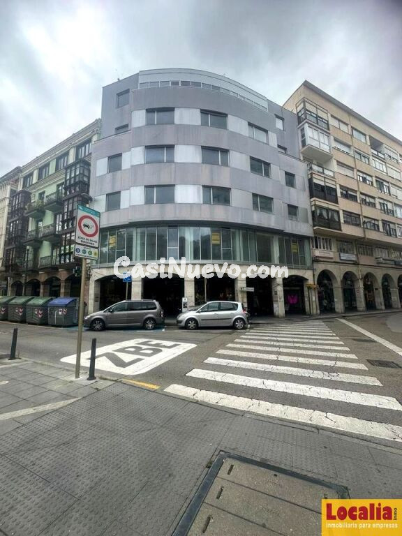 Moderno edificio en el centro de Torrelavega