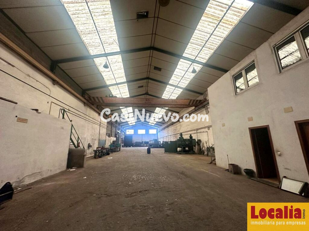 Nave de 800 m2 con Taller de Calderería, Camargo
