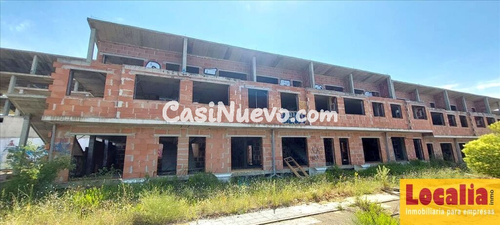 Obra parada de 73 viviendas en Valdefresno, León