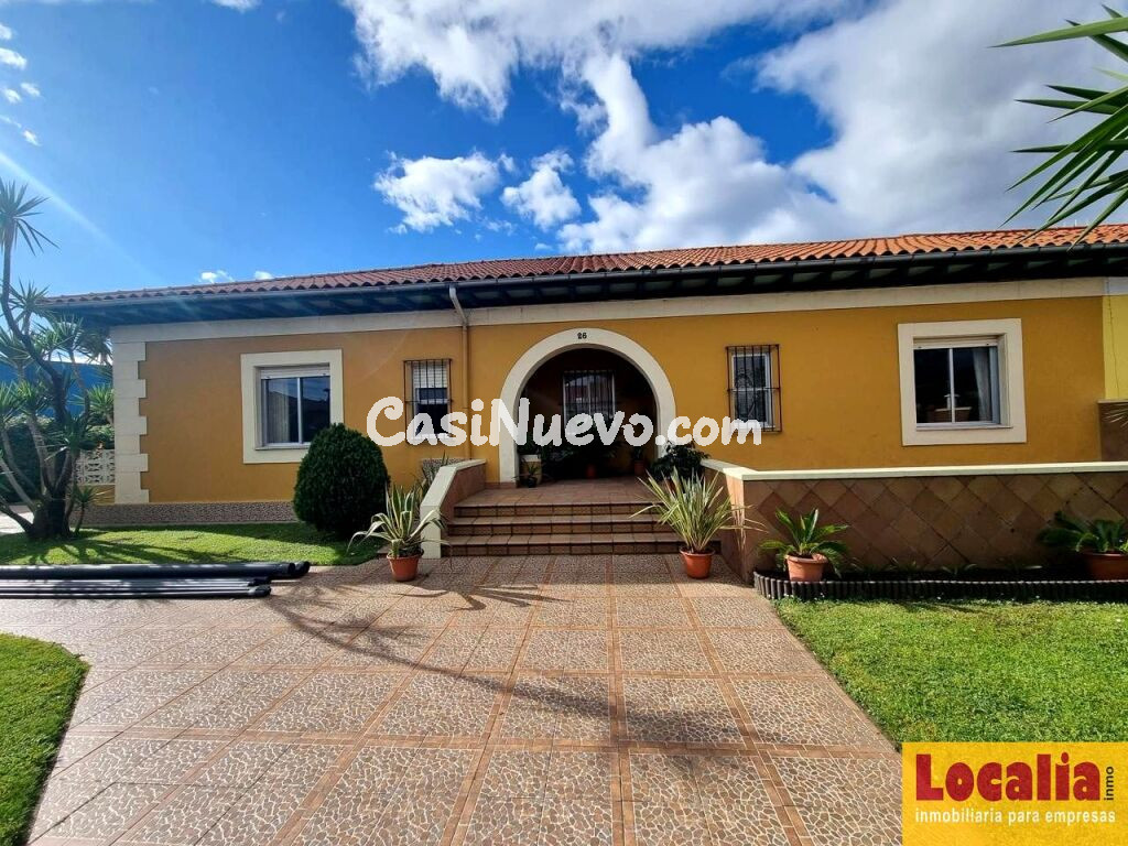 Atractivo chalet con amplio terreno, Torrelavega