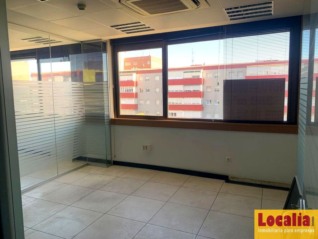 Amplia oficina de 380 metros en Valladolid - foto 5