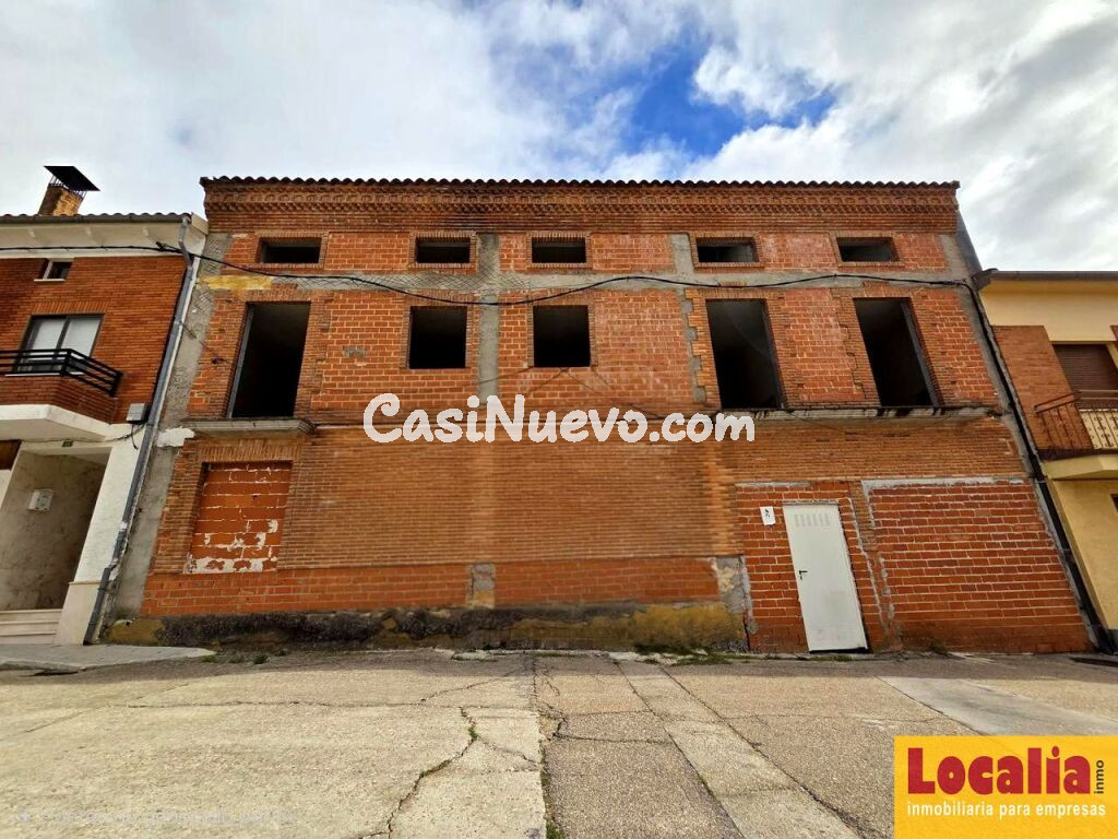 Edificio con potencial para inversores – Portillo