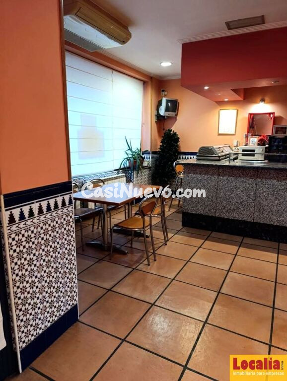 Bar para rediseño con salida de humos, Palencia