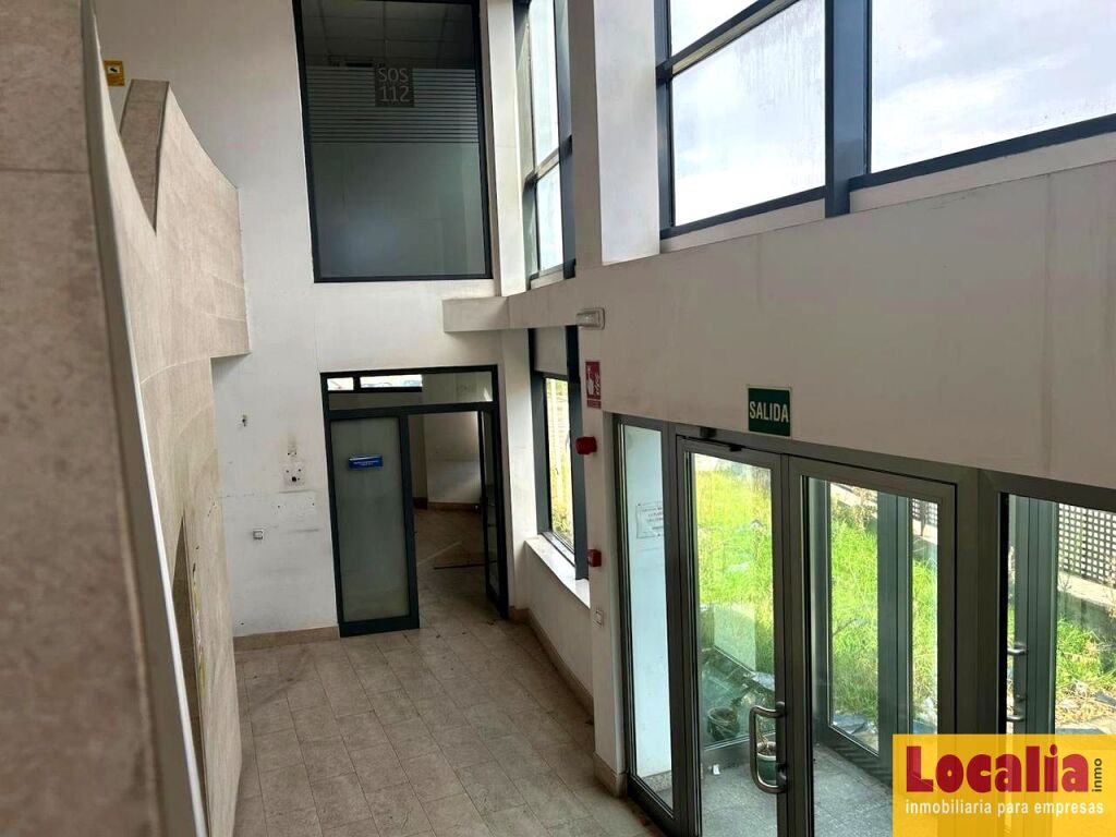 Impresionante Nave Industrial en Nueva Montaña - foto 8