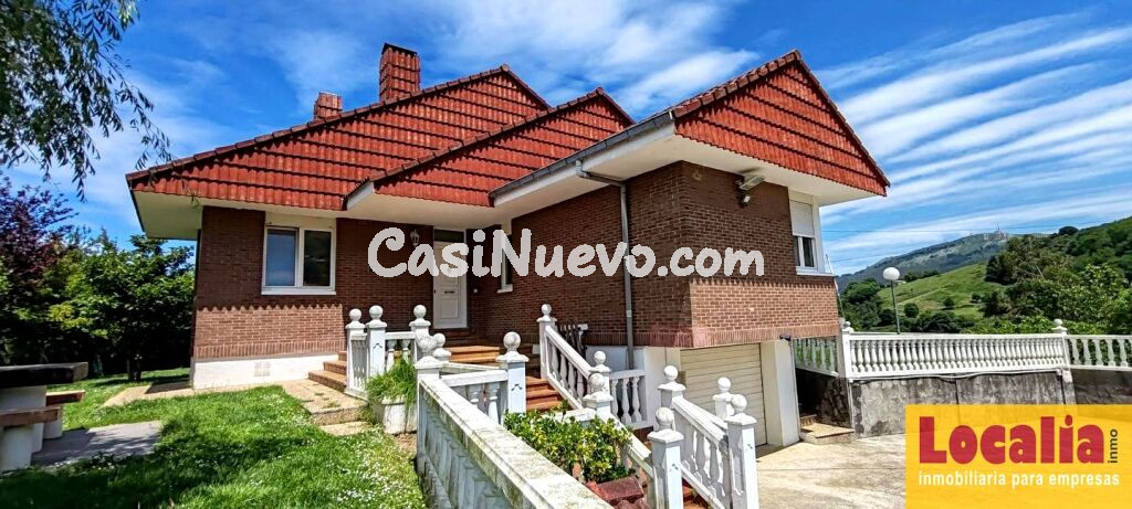 Chalet con piscina en gran parcela, Villaescusa