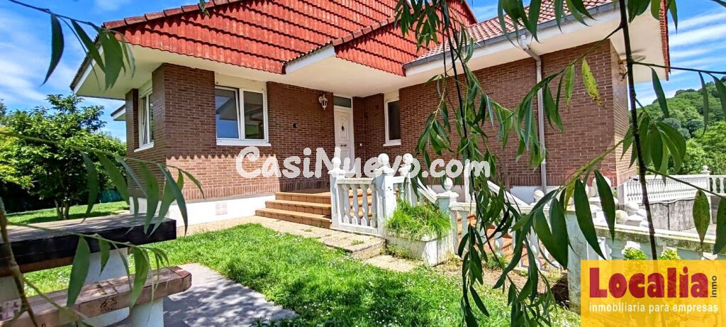 Chalet con piscina en gran parcela, Villaescusa