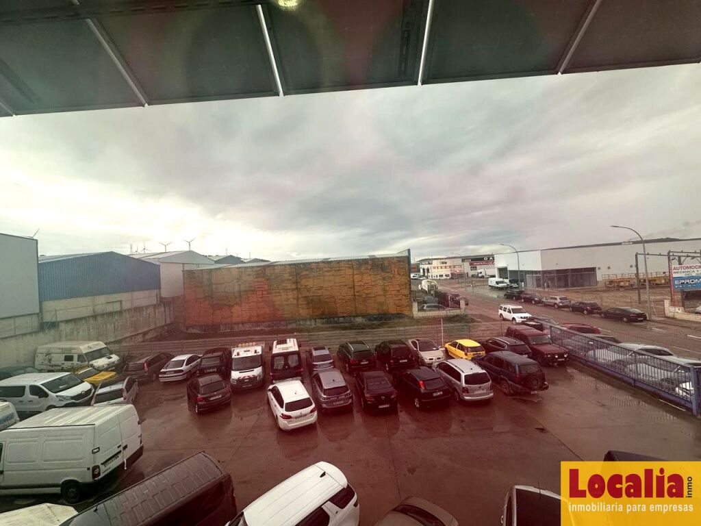 Amplia y moderna nave en venta, Palencia - foto 3