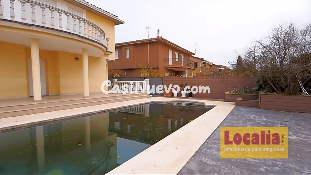 Chalet de 4 dormitorios con piscina en Valladolid