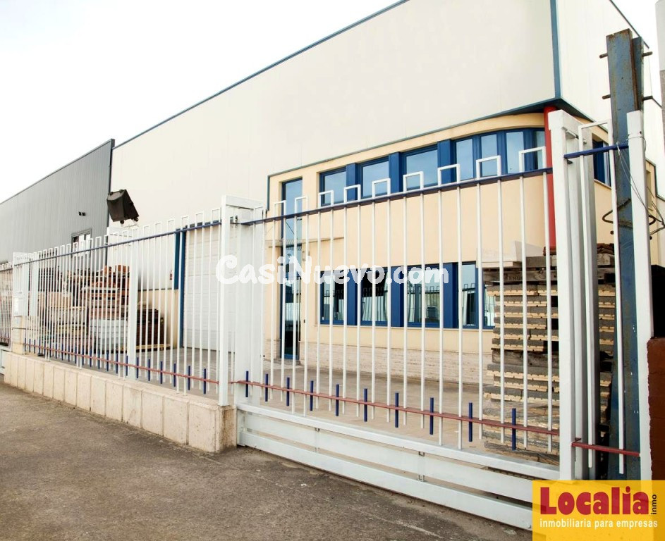 Estupenda nave industrial de 805m² en Palencia.