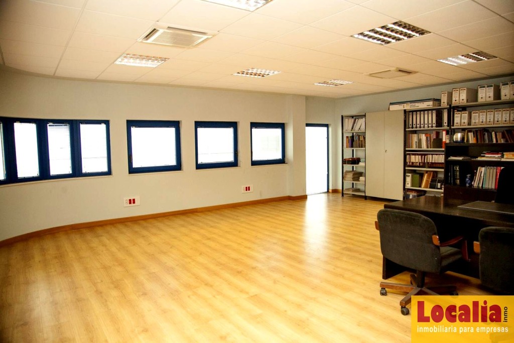 Estupenda nave en rentabilidad de 805m², Palencia. - foto 18