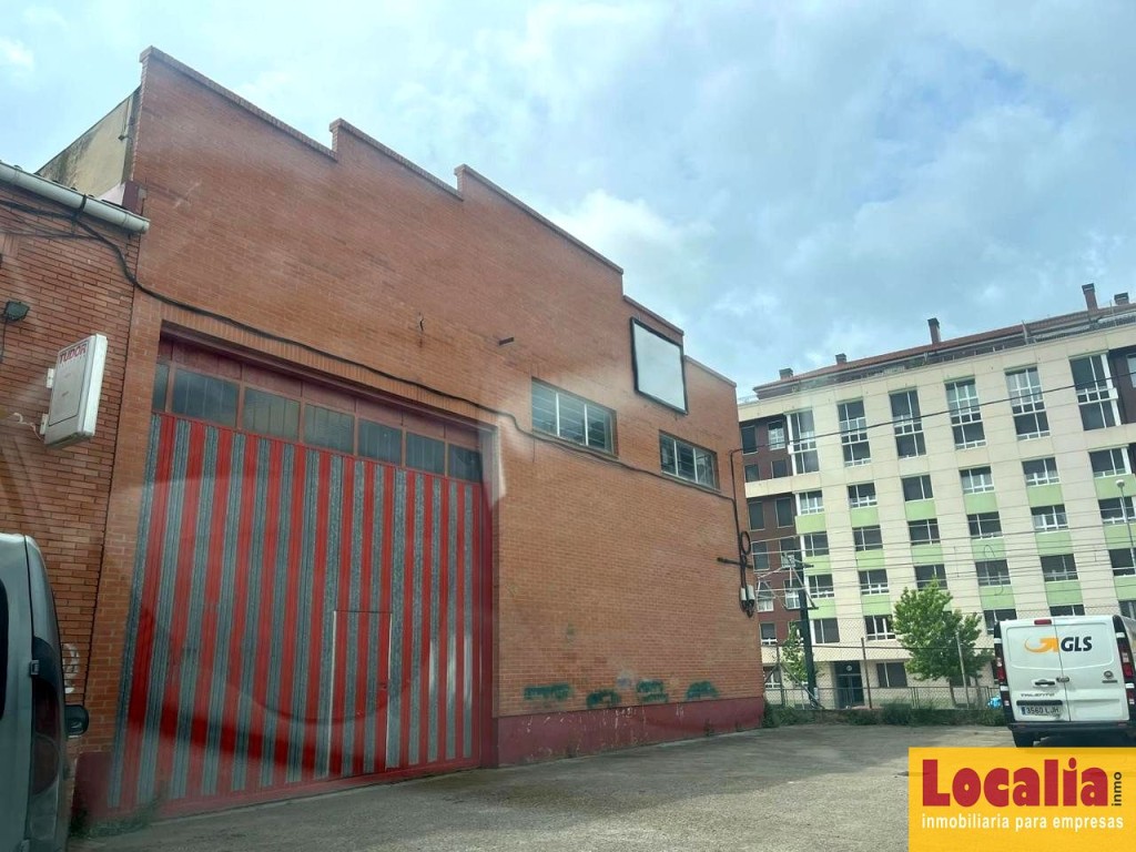 Amplia nave industrial en rentabilidad, Palencia