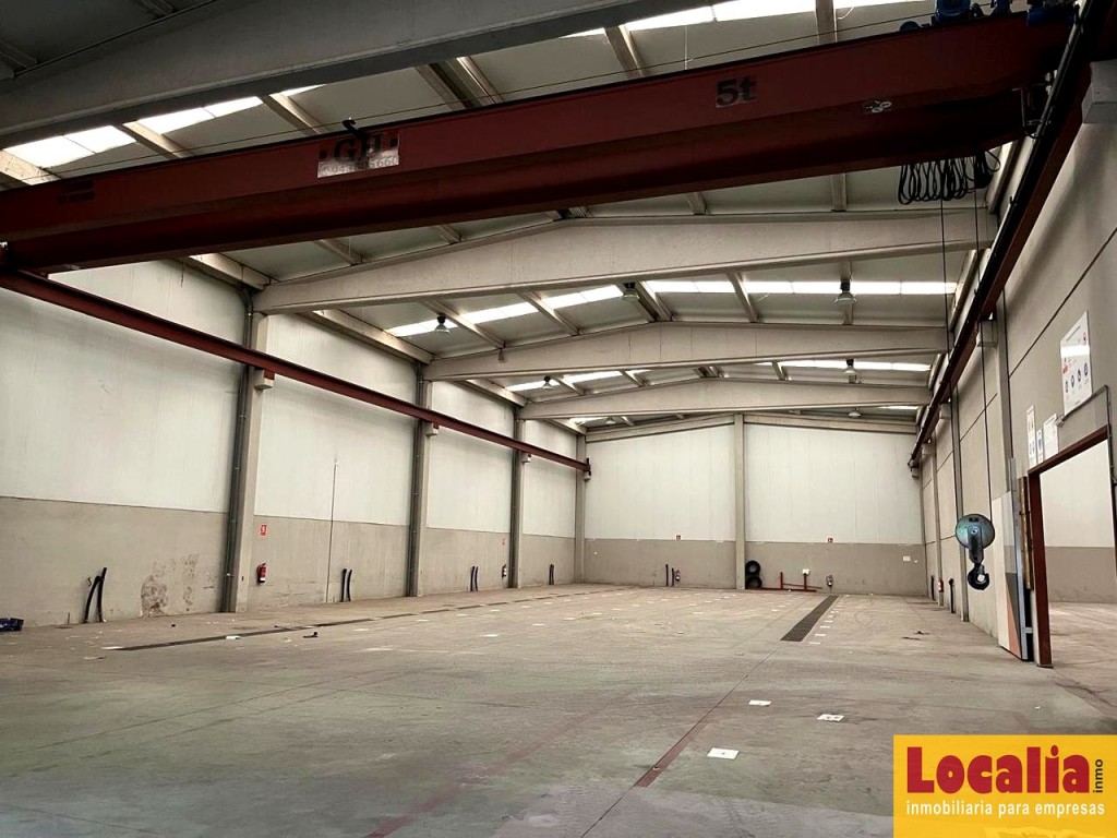 Nave 900 m² con Puente Grúa – Santander