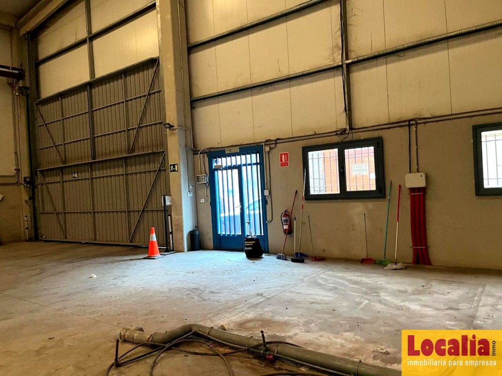 Nave 900 m² con Puente Grúa – Santander - foto 5