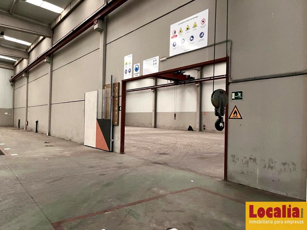 Nave 900 m² con Puente Grúa – Santander - foto 8