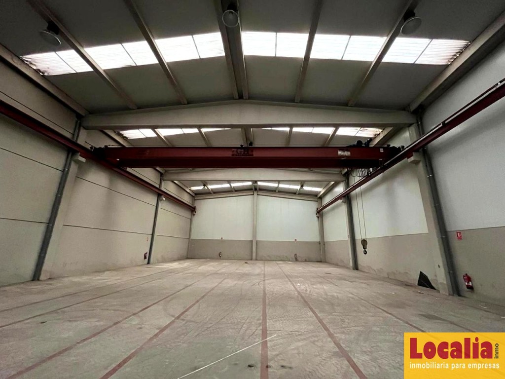 Nave 900 m² con Puente Grúa – Santander - foto 9