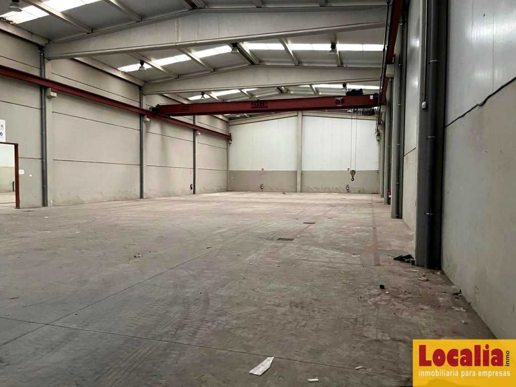 Nave 900 m² con Puente Grúa – Santander - foto 11