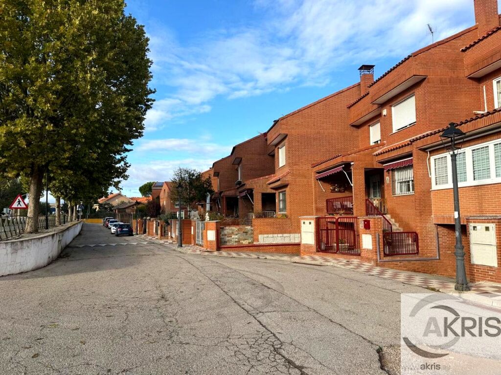 Chaletazo en Ajalvir, ¡un lujo de vida! - foto 56