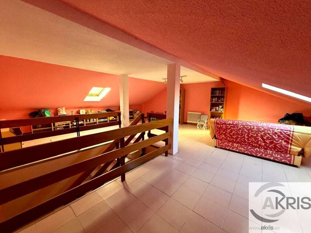 Chaletazo en Ajalvir, ¡un lujo de vida! - foto 81